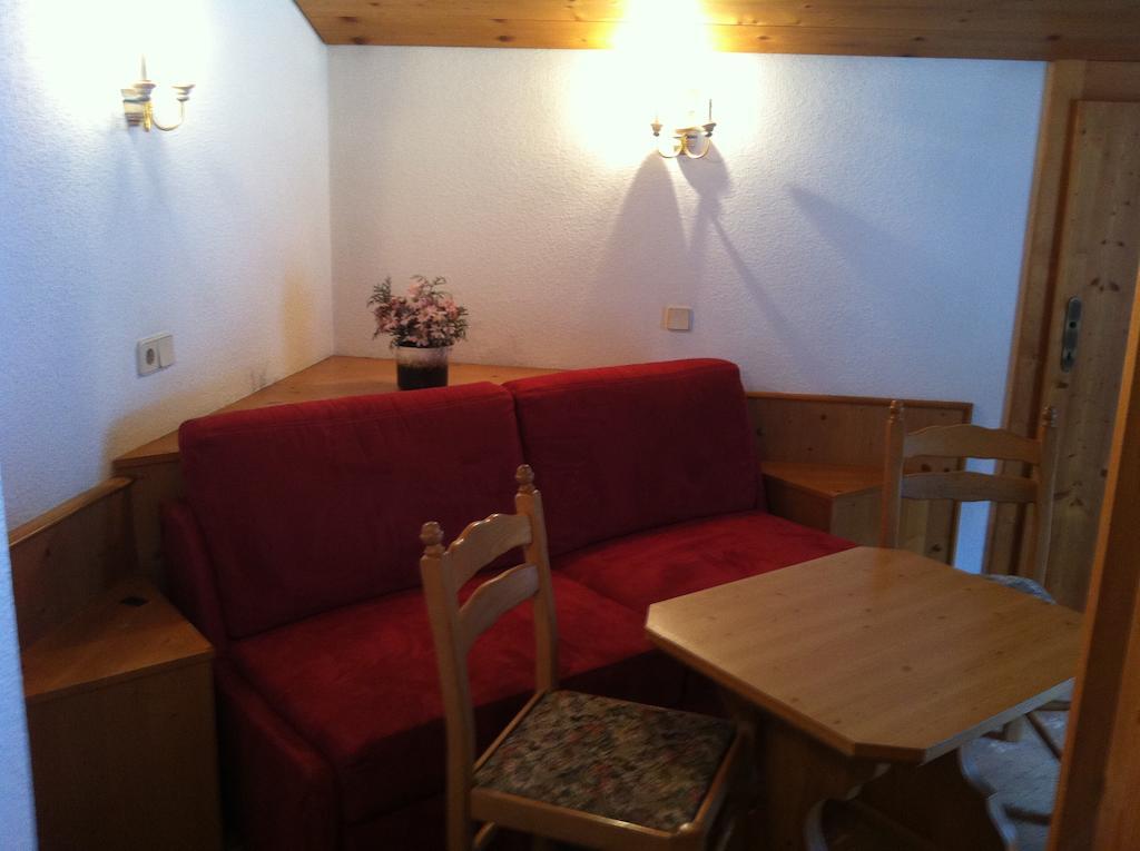 Hotel Garni Pfandl Neustift im Stubaital Room photo