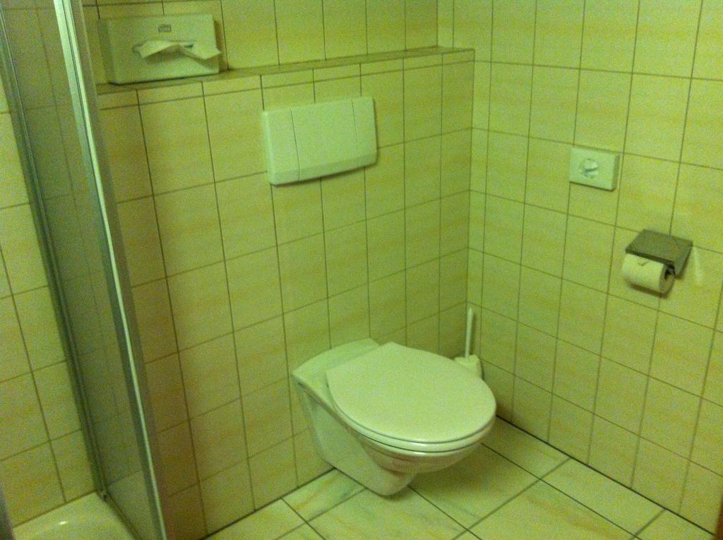 Hotel Garni Pfandl Neustift im Stubaital Room photo